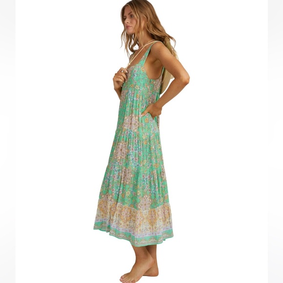 Billabong 𑁍 Boho Floral Tiered Dress - Picture 7 of 12